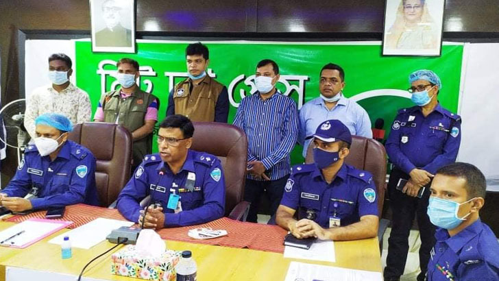 মাইক্রোবাসে মিলল ২০ হাজার ইয়াবা, দম্পতিসহ গ্রেফতার ৩