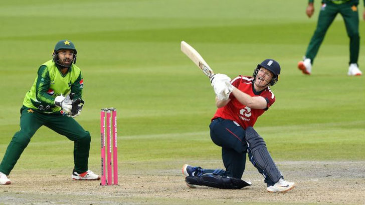 মরগ্যান-মালান ঝড়ে উড়ে গেল পাকিস্তান