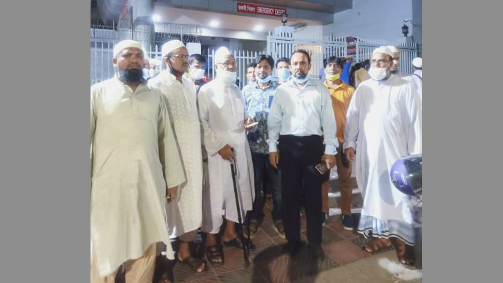 মসজিদে বিস্ফোরণ: দগ্ধদের খোঁজখবর নিল নারায়ণগঞ্জ জেলা বিএনপি