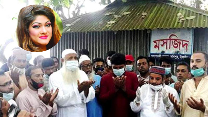 মুনমুনের সেই নাচের ঘটনায় আয়োজকদের তওবা পড়ালেন এলাকাবাসী
