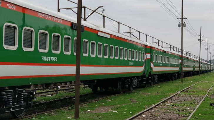 ইঞ্জিন বিকল: ২ ঘণ্টা বিলম্বে রাজশাহী ছেড়েছে ‘বনলতা’