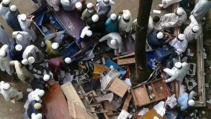 হাটহাজারী মাদ্রাসায় আবারও উত্তেজনা