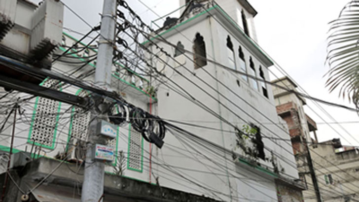 না’গঞ্জে এবার মসজিদে বিদ্যুৎস্পৃষ্টে মিস্ত্রির মৃত্যু, মুয়াজ্জিন আহত