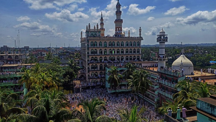 আল্লামা আহমদ শফীর জানাজা সম্পন্ন, লাখো মানুষের ঢল