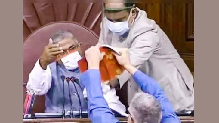 কৃষিবিল নিয়ে রাজ্যসভায় বিক্ষোভ, বিরোধী দলের ৮ এমপি বরখাস্ত