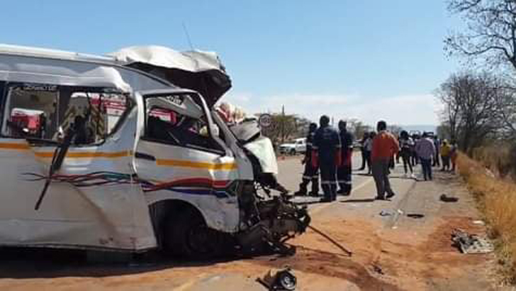 দক্ষিণ আফ্রিকায় সড়ক দুর্ঘটনায় ১৩ জন নিহত