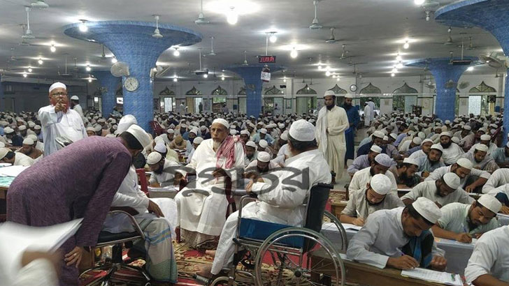 স্বাভাবিক হচ্ছে হাটহাজারী মাদ্রাসার পরিবেশ