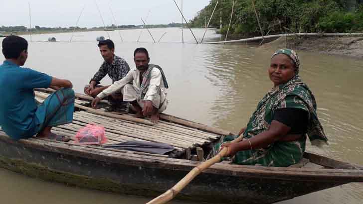 নৌকার মাঝি আবেদা বেগমের ২০ বছরের সংগ্রাম