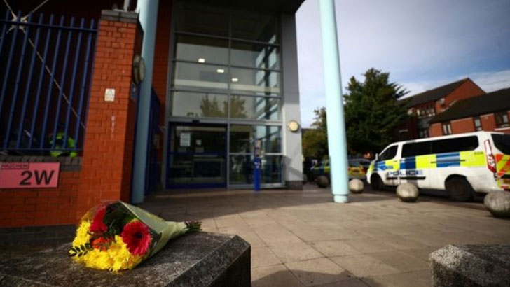 লন্ডনে থানার ভেতর আসামির গুলিতে পুলিশ কর্মকর্তা নিহত