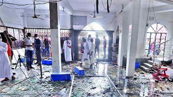 মৃত্যুর সঙ্গে পাঞ্জা লড়া কেনান ও আমজাদের প্রতীক্ষায় ফতুল্লাবাসী