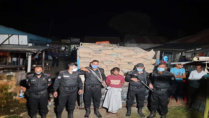 ব্যবসায়ীর গুদামে সরকারি ৭ টন চাল, যুবক গ্রেফতার