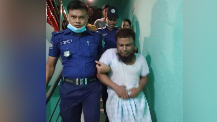 কিশোরী ২ বোনকে ধর্ষণ, দরজা ভেঙে ধর্ষককে গ্রেফতার