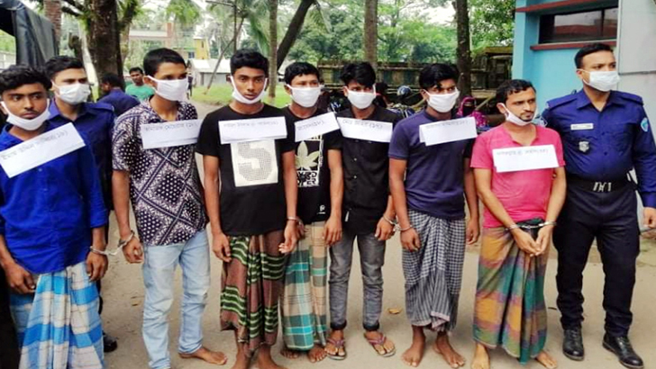 বেগমগঞ্জে সম্রাট-সুমন বাহিনীর সদস্যসহ গ্রেফতার ৭