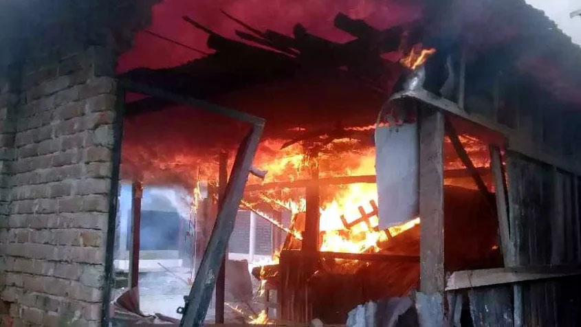 ফেসবুক পোস্ট নিয়ে ৫ ঘরে অগ্নিসংযোগ, ১৪৪ ধারা জারি