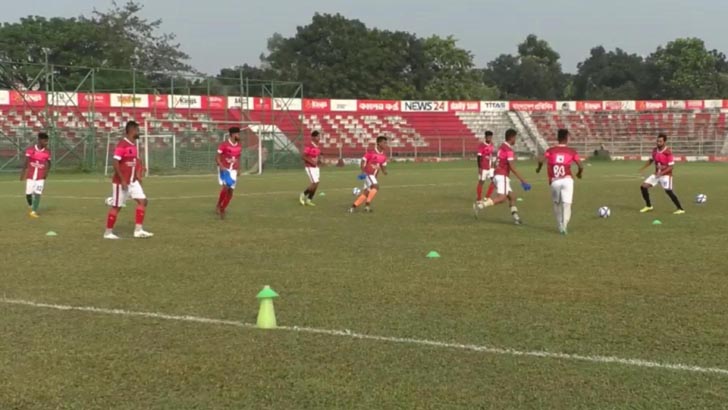 ভারতীয় কোচের নেতৃত্বে আরামবাগের ফুটবল ক্যাম্প নীলফামারীতে