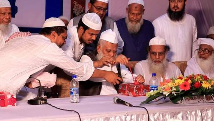 ইসলামের পক্ষে কথা বলতে কাউকে ভয় পাননি শাইখুল হাদীস আজিজুল হক 