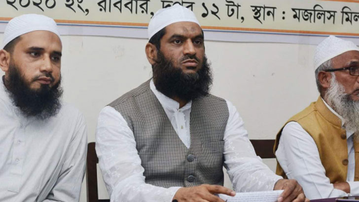 ‘বিনা দাওয়াতে’ মাহফিলে অংশগ্রহণ, মামুনুল হকের বিরুদ্ধে মামলা