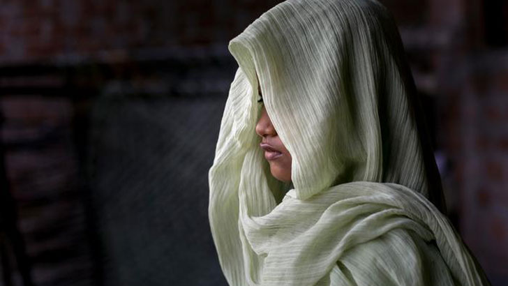 ধর্ষণ প্রমাণে ‘টু ফিঙ্গার টেস্ট’ নিষিদ্ধ করল পাকিস্তানের আদালত 