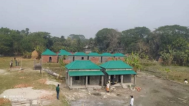 গৃহহীনদের ঘর পাচ্ছেন স্বচ্ছলরা!