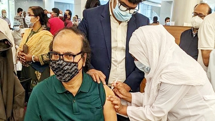 মান্না ও নুরকে টিকা দিলে ভারতীয় এলার্জি কমে যাবে: জবি ভিসি