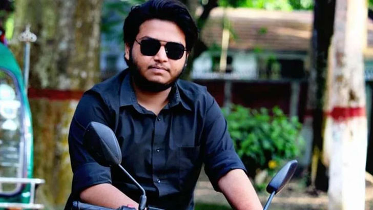 ছাত্রলীগ নেতাকে না চেনায় দোকানিকে পেটালেন তারা 