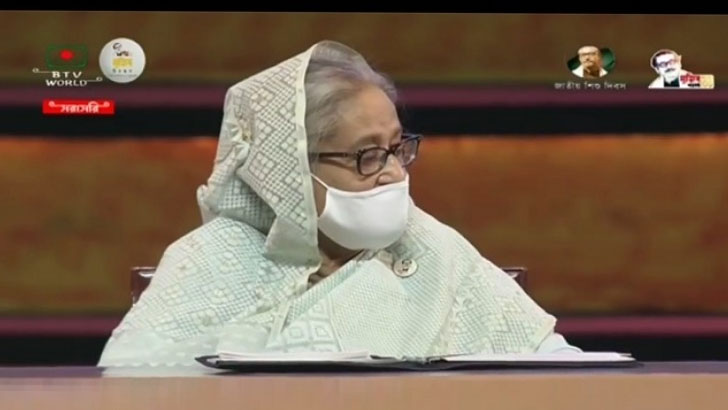 হঠাৎ অনুষ্ঠানে হাজির প্রধানমন্ত্রী