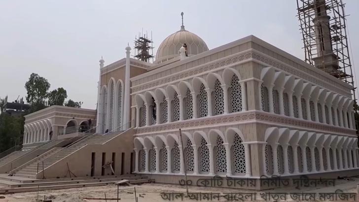 সিরাজগঞ্জের পল্লীতে ৩০ কোটি টাকার মসজিদ (ভিডিও)