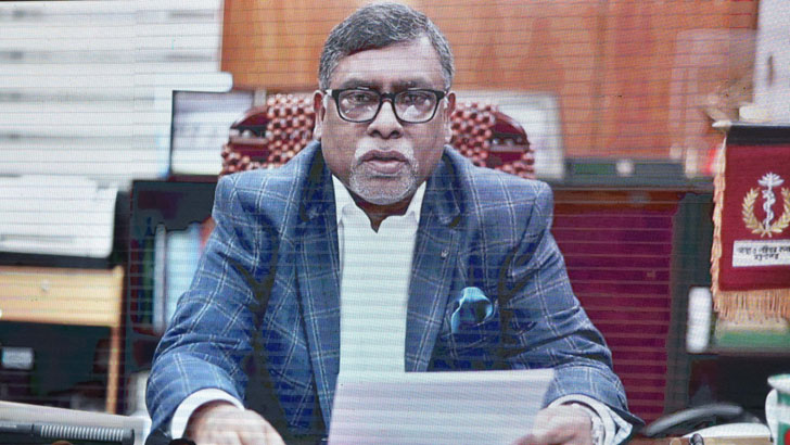 করোনা নিয়ন্ত্রণে ‘অসহায়ত্ব’ প্রকাশ স্বাস্থ্যমন্ত্রীর, যা বললেন