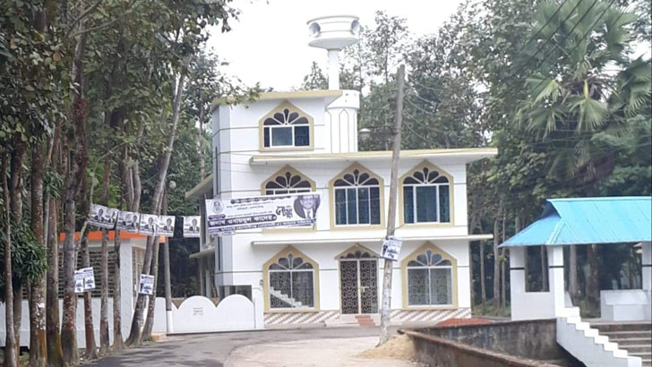 সেতুমন্ত্রীর বাড়িতে ঢুকে ২ পুলিশকে পিটিয়ে আহত