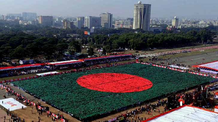 ‘পারমাণবিক বোমা ছাড়া সব সূচকে পাকিস্তানের চেয়ে এগিয়ে বাংলাদেশ’