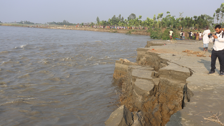 এবার নদীভাঙন তীব্র হতে পারে