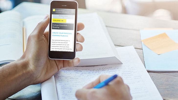 স্মার্টফোন কিনতে ঋণ পাচ্ছেন ঢাবি শিক্ষার্থীরা