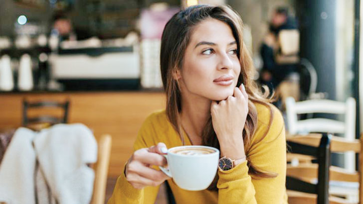 যে পদ্ধতিতে কফি খেলে দাঁতে দাগ হবে না