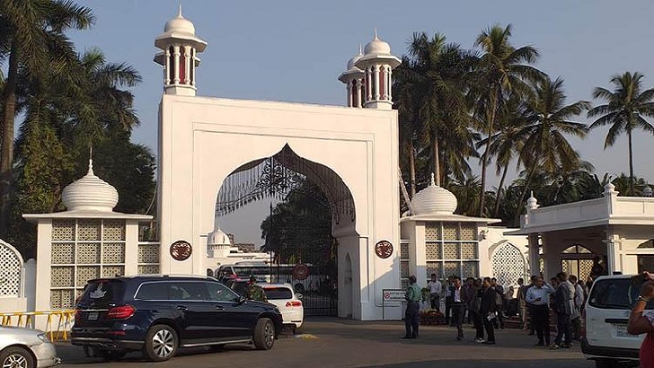 জরুরি অবস্থা জারি করতে রাষ্ট্রপতির কাছে এক আইনজীবীর আবেদন