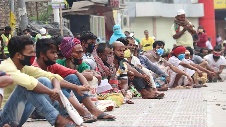 কষ্টে আছে স্বল্প আয়ের মানুষ