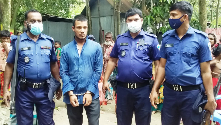 ছেলেকে পুলিশে দিলেন বাবা-মা