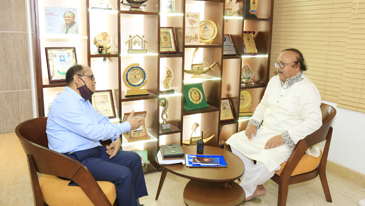 রাসিক মেয়রের সঙ্গে যুগান্তর সম্পাদকের সৌজন্য সাক্ষাৎ