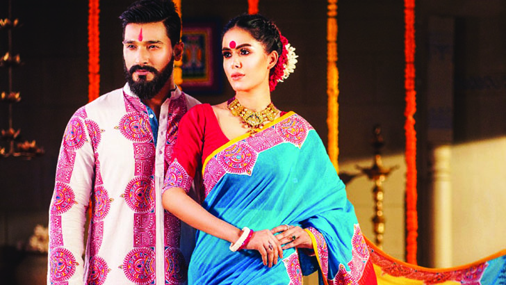 উৎসবের আমেজে