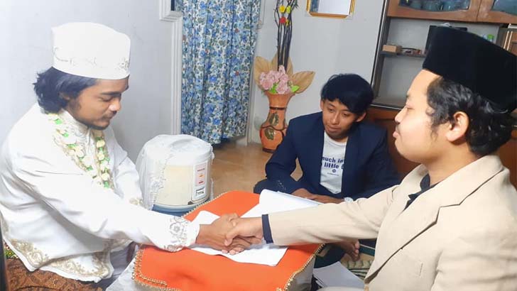 কাবিননামায় স্বাক্ষর করে রাইস কুকারকে বিয়ে, ৪ দিন পর ডিভোর্স