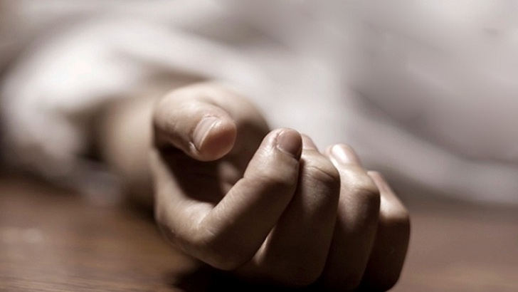 রাজধানীতে বাসার ছাদে টিনের ঘরে নারীর অর্ধগলিত লাশ 