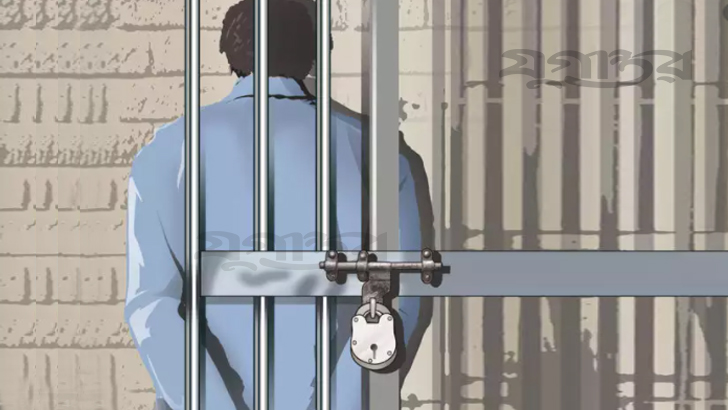 বেগমগঞ্জ বাজারে অস্ত্রের মহড়া, ২ যুবক গ্রেফতার