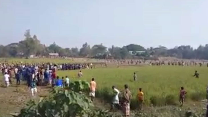 বাজিতপুরে দুপক্ষের সংঘর্ষে নিহত ১ (ভিডিও)