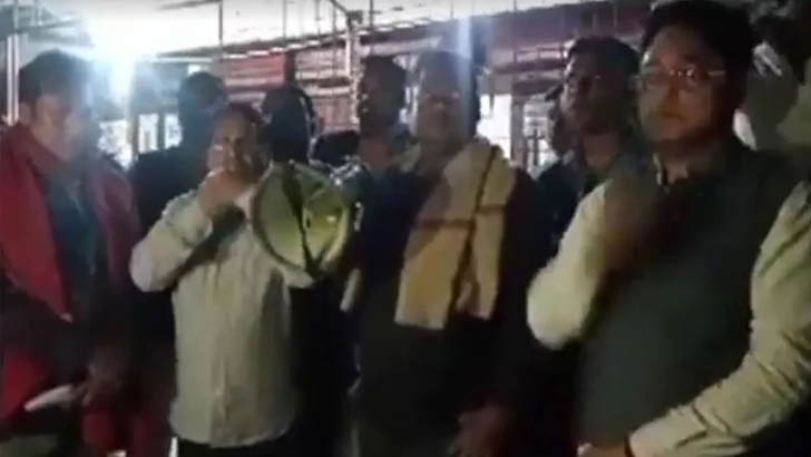 ‘ভাতারের ভাত খাবেন ... গীত গাবেন, এটা মানব না’