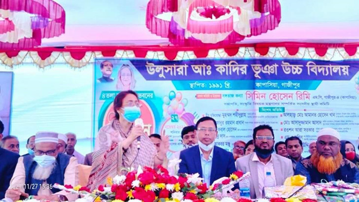 'আমি বসে থাকলেও মগজ বসে থাকে না'