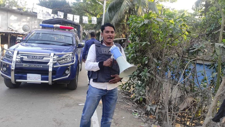 কসাই যখন পুলিশের বুলেটপ্রুফ জ্যাকেট গায়ে!