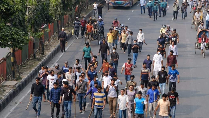 বিভ্রান্ত তরুণ, দলকানা নেতাকর্মী