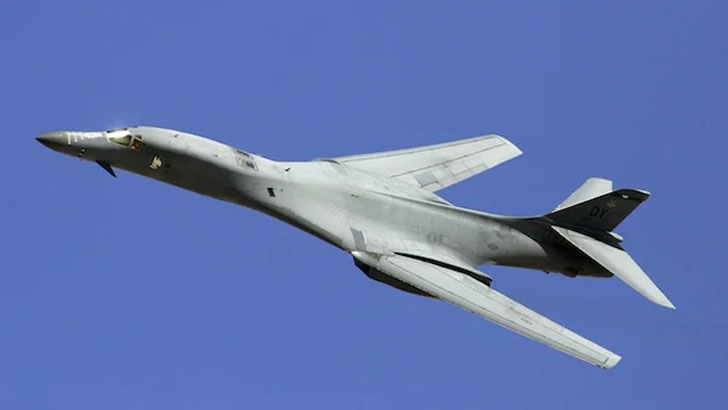 মার্কিন গোয়েন্দা বিমানকে ধাওয়া করল রুশ যুদ্ধবিমান