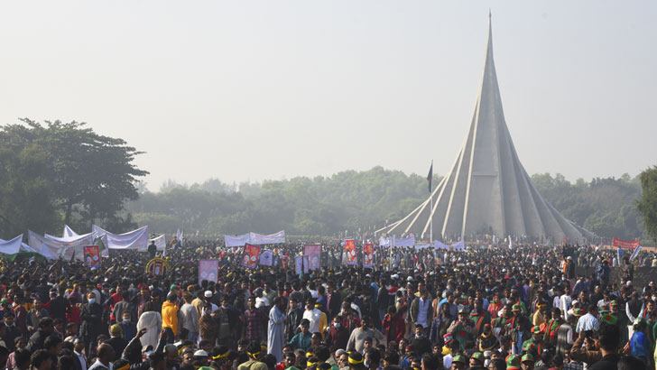 স্মৃতিসৌধে বিএনপি নেতাকর্মীদের হট্টগোল-মারামারি, বহুজনের মোবাইল চুরি