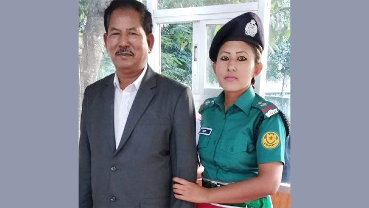 দুই সপ্তাহ পর সেই নারী সার্জেন্টের মামলা নিল পুলিশ