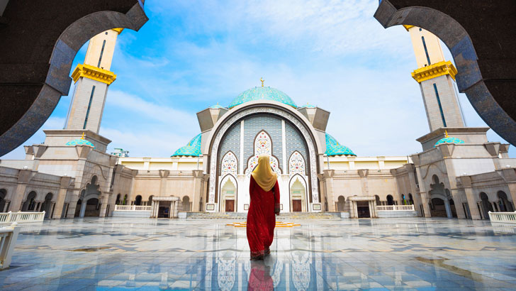 নারীদের ধর্ম প্রচারে ইসলাম কী বলে?